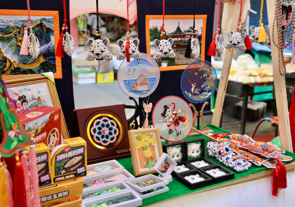 人文經(jīng)濟(jì)激活消費(fèi)新動(dòng)能｜舌尖非遺 街巷煙火：西寧下南關(guān)街的文旅融合新生記